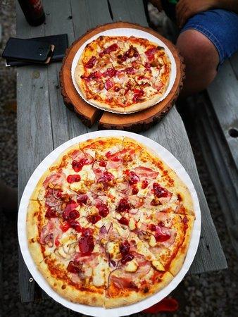 Molto Bene Pizza